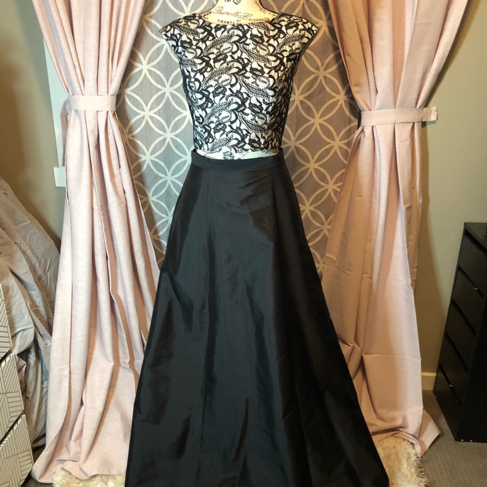 Adrianna papell - Aidan brand two piece gown.